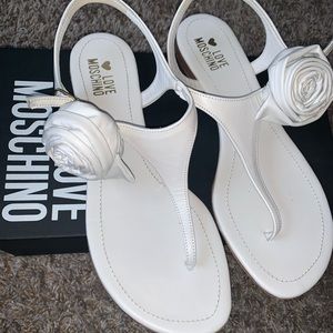 Moschino thong sandals